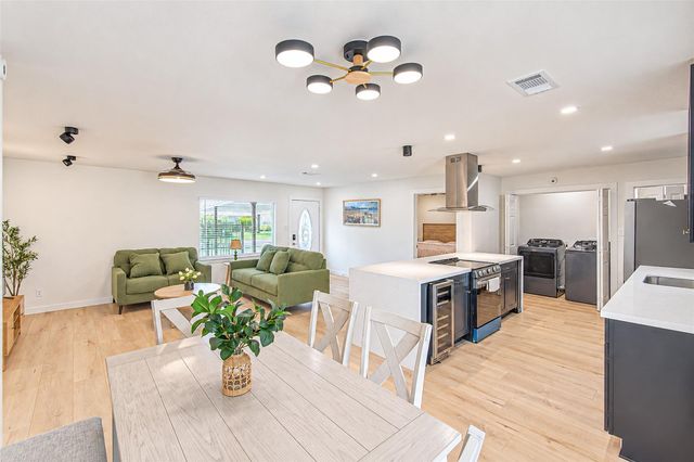 5326 De Lange Lane, Houston, TX 77092