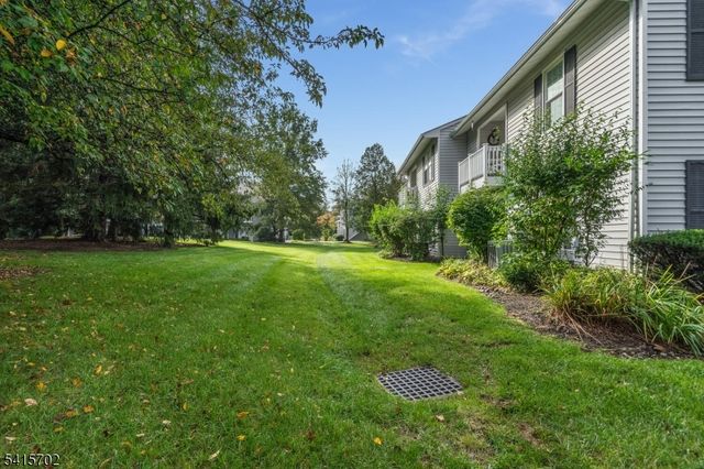 107 Huckleberry Ct, Readington Twp., NJ 08887