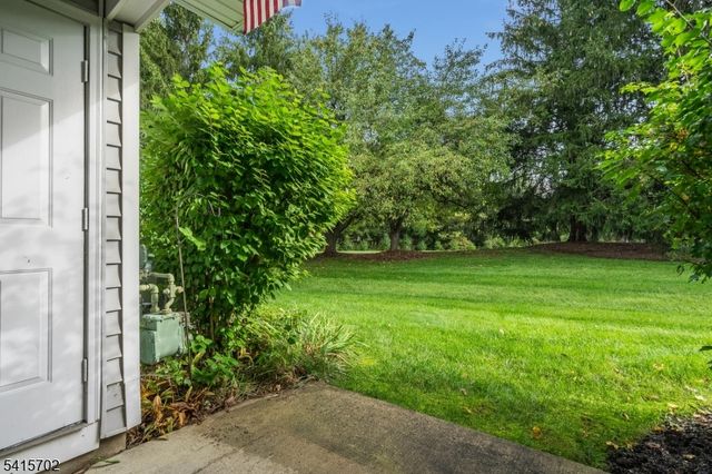 107 Huckleberry Ct, Readington Twp., NJ 08887