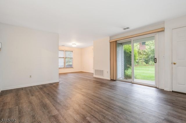 107 Huckleberry Ct, Readington Twp., NJ 08887