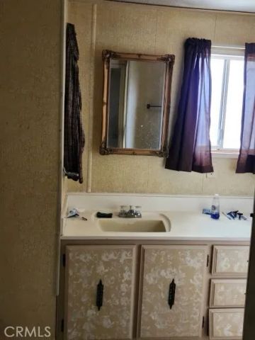 710 S Lyon Avenue, Hemet, CA 92543