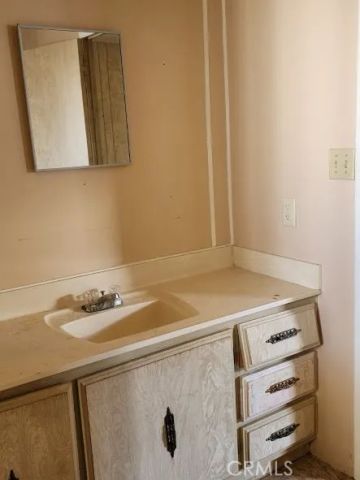 710 S Lyon Avenue, Hemet, CA 92543
