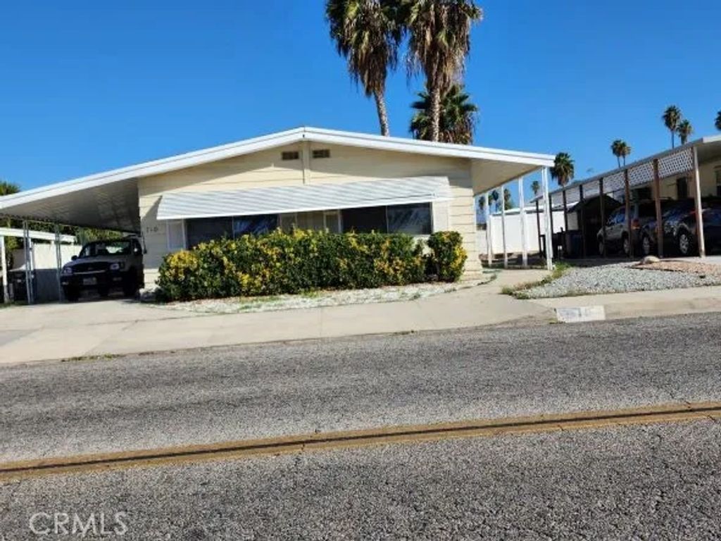 710 S Lyon Avenue, Hemet, CA 92543