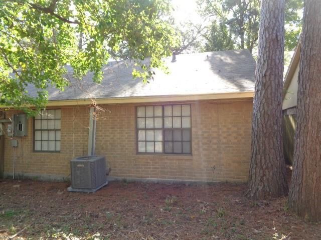 1737 Hazelwood Street, Conroe, TX 77301
