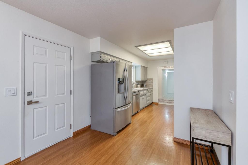 Image 12 of property listing at 3135 W Roberts, Fresno, CA 93711