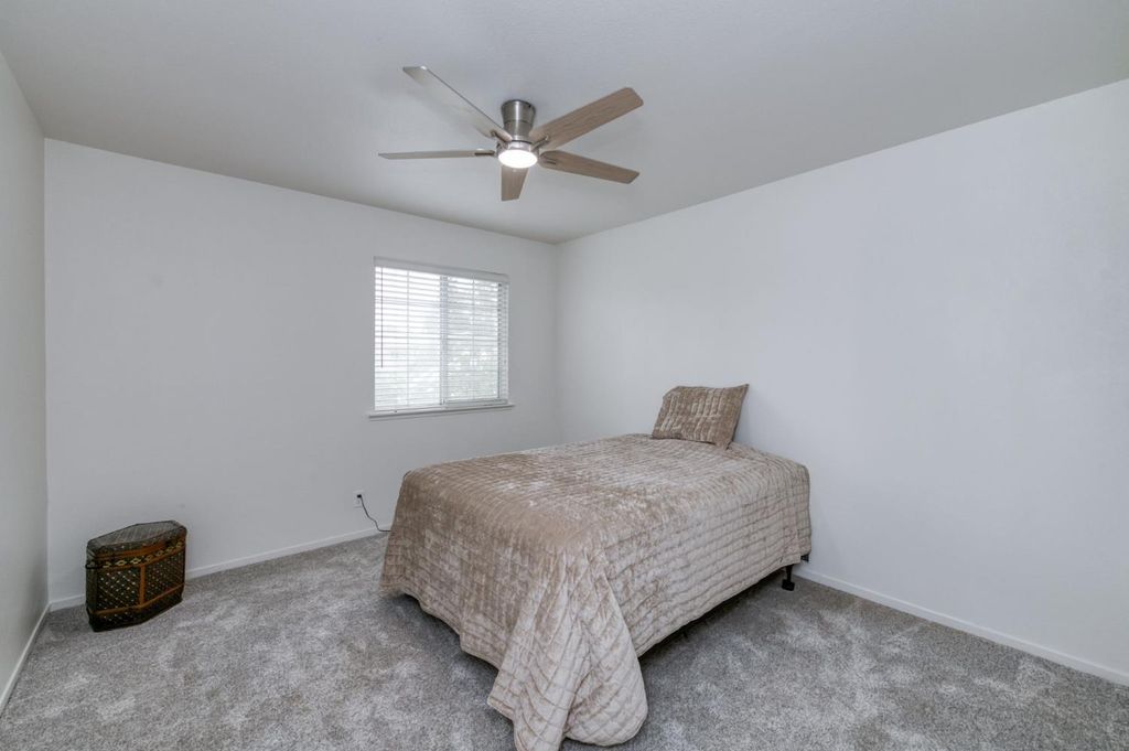 Image 17 of property listing at 3135 W Roberts, Fresno, CA 93711