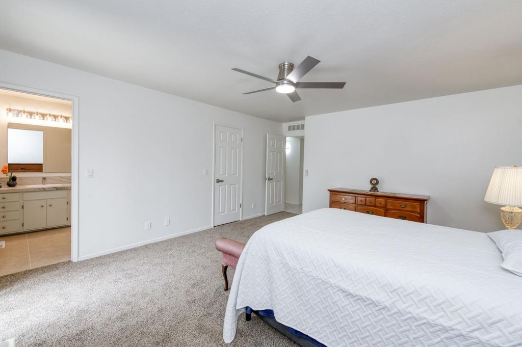 Image 20 of property listing at 3135 W Roberts, Fresno, CA 93711