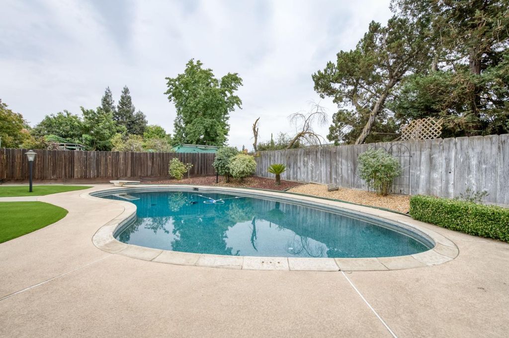 Image 23 of property listing at 3135 W Roberts, Fresno, CA 93711