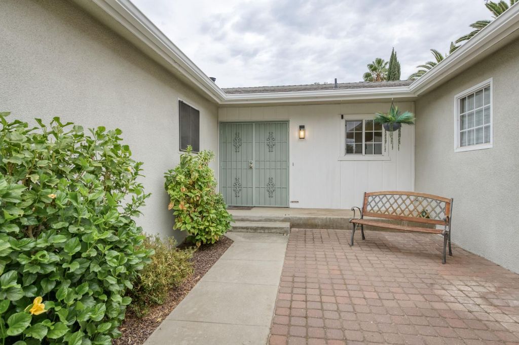 Image 4 of property listing at 3135 W Roberts, Fresno, CA 93711