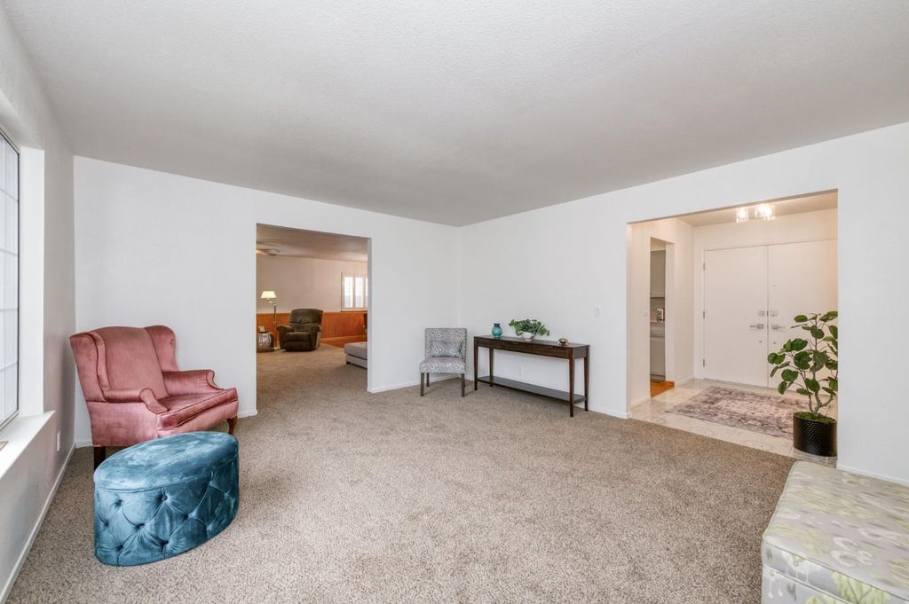 Image 6 of property listing at 3135 W Roberts, Fresno, CA 93711