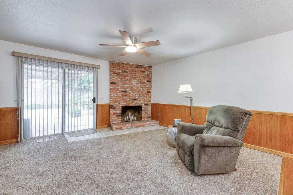 Image 8 of property listing at 3135 W Roberts, Fresno, CA 93711