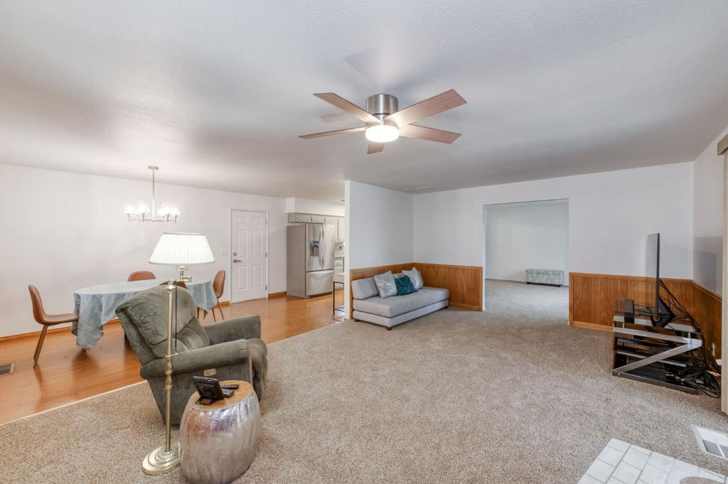 Image 9 of property listing at 3135 W Roberts, Fresno, CA 93711