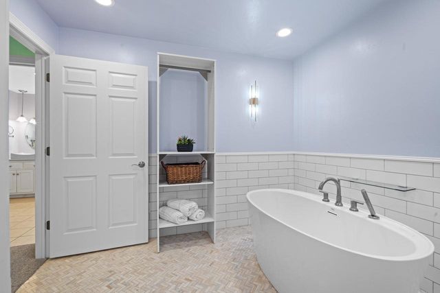 8045 SAQUARO COURT, Neenah, WI 54956