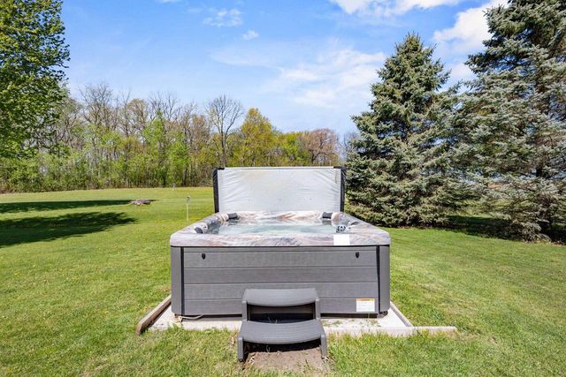 8045 SAQUARO COURT, Neenah, WI 54956