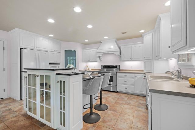 8045 SAQUARO COURT, Neenah, WI 54956