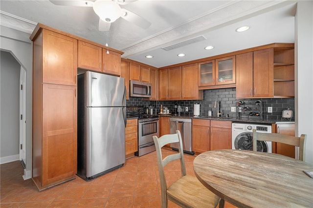 807 W 48th Street 204, Kansas City, MO 64112
