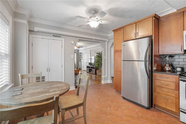 807 W 48th Street 204, Kansas City, MO 64112