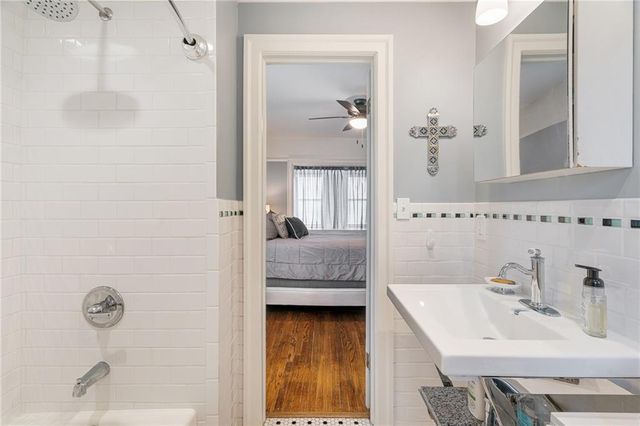 807 W 48th Street 204, Kansas City, MO 64112