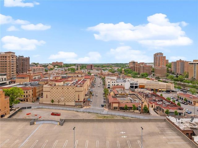 807 W 48th Street 204, Kansas City, MO 64112