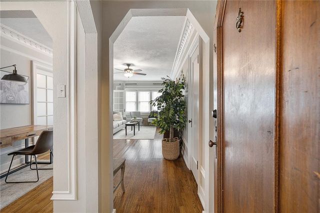 807 W 48th Street 204, Kansas City, MO 64112
