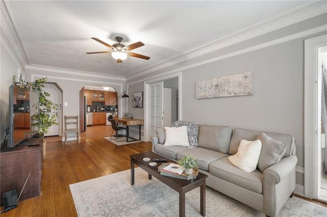 807 W 48th Street 204, Kansas City, MO 64112