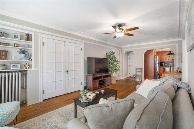 807 W 48th Street 204, Kansas City, MO 64112