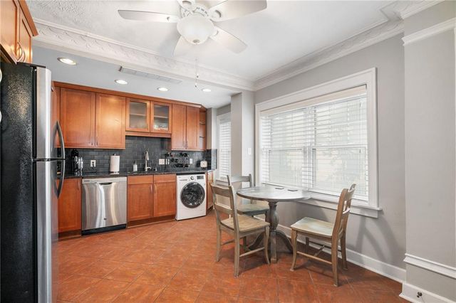 807 W 48th Street 204, Kansas City, MO 64112