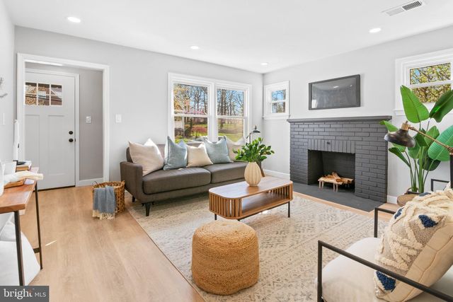 203 MONTGOMERY AVE, Mount Airy, MD 21771