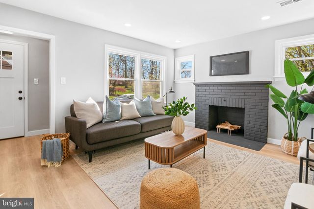 203 MONTGOMERY AVE, Mount Airy, MD 21771