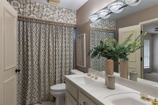 6108 Plum Thicket Road, Oklahoma City, OK 73162