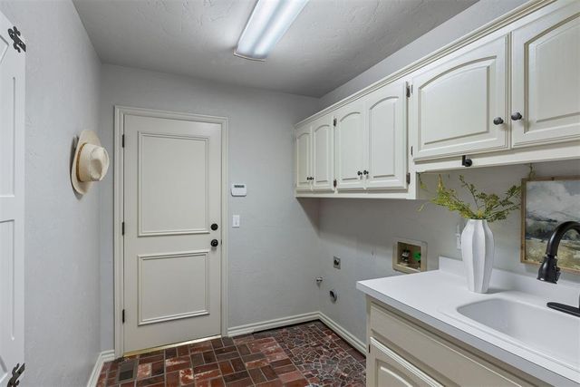 6108 Plum Thicket Road, Oklahoma City, OK 73162