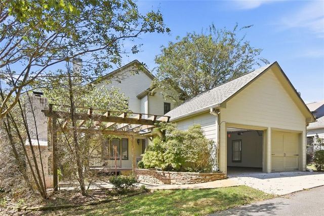1442 Hedgewood Lane NW, Kennesaw, GA 30152