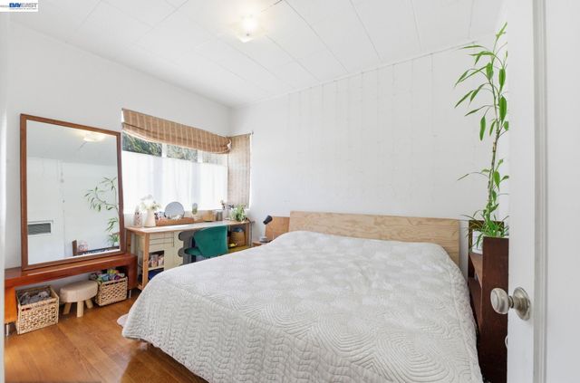 1682 Oxford St, Berkeley, CA 94709