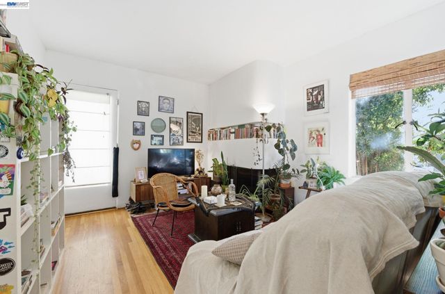1682 Oxford St, Berkeley, CA 94709