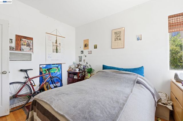 1682 Oxford St, Berkeley, CA 94709