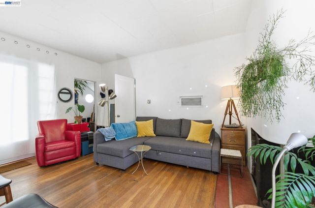 1682 Oxford St, Berkeley, CA 94709