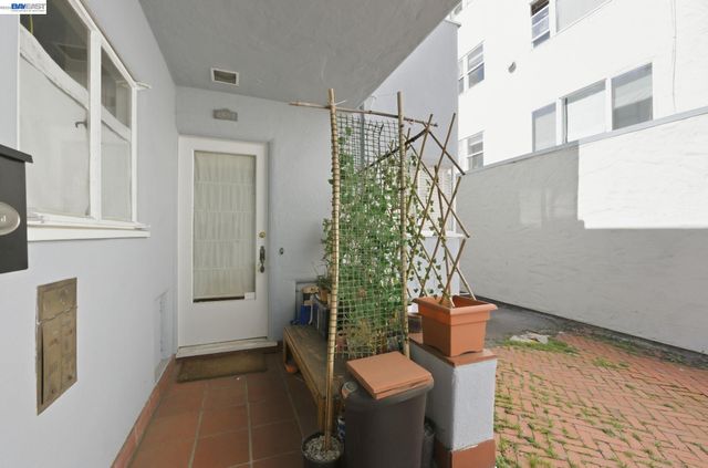 1682 Oxford St, Berkeley, CA 94709