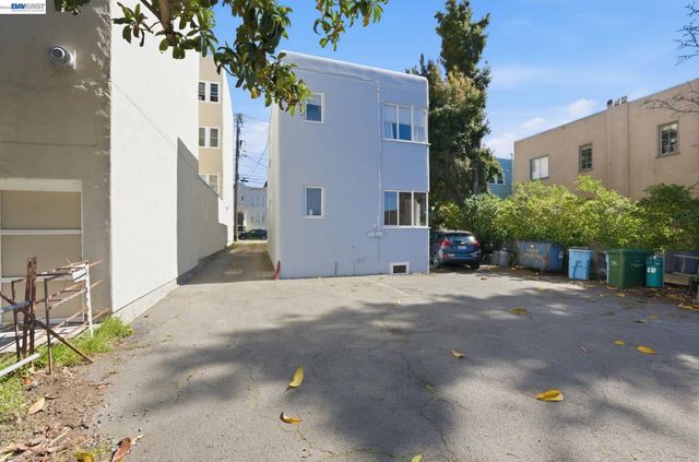 1682 Oxford St, Berkeley, CA 94709