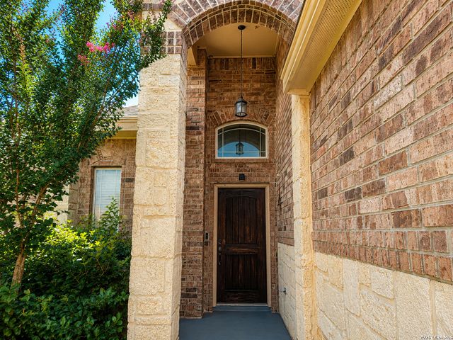 8623 Pinto Cyn, San Antonio, TX 78254