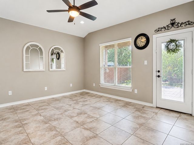 8623 Pinto Cyn, San Antonio, TX 78254