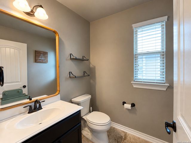 8623 Pinto Cyn, San Antonio, TX 78254