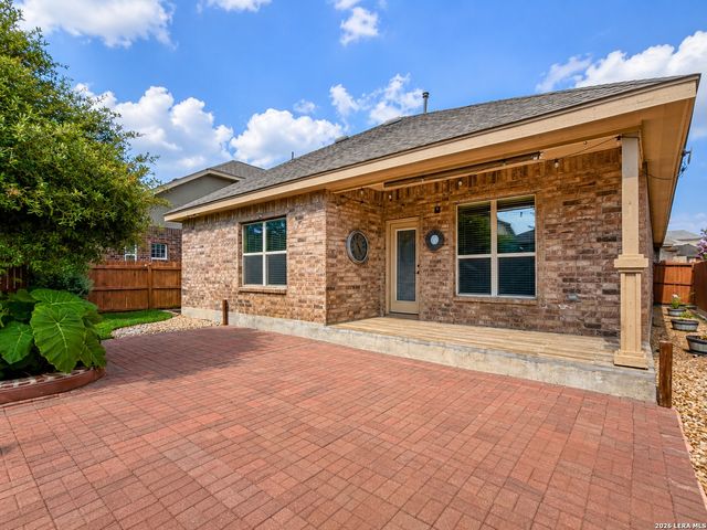 8623 Pinto Cyn, San Antonio, TX 78254