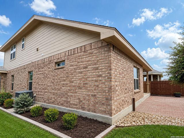 8623 Pinto Cyn, San Antonio, TX 78254