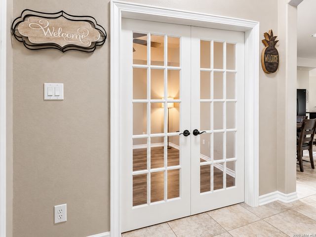 8623 Pinto Cyn, San Antonio, TX 78254