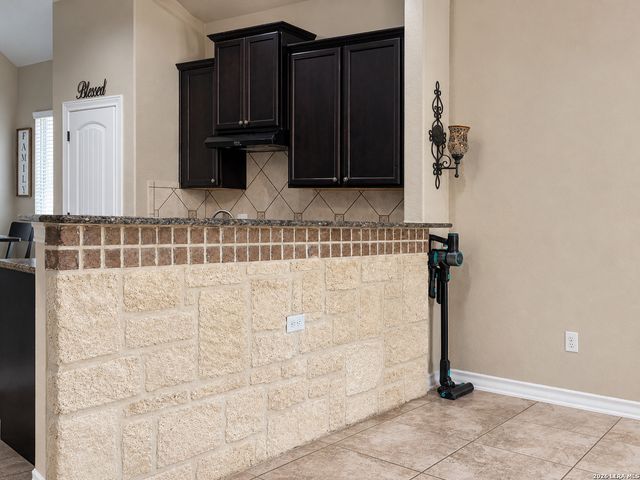 8623 Pinto Cyn, San Antonio, TX 78254