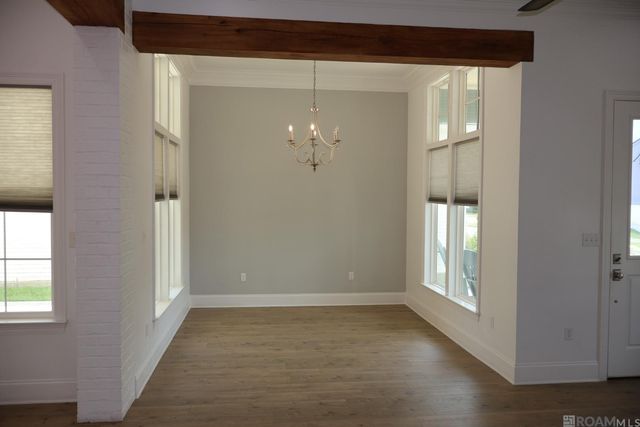 586 Stonebriar Dr, Gonzales, LA 70737