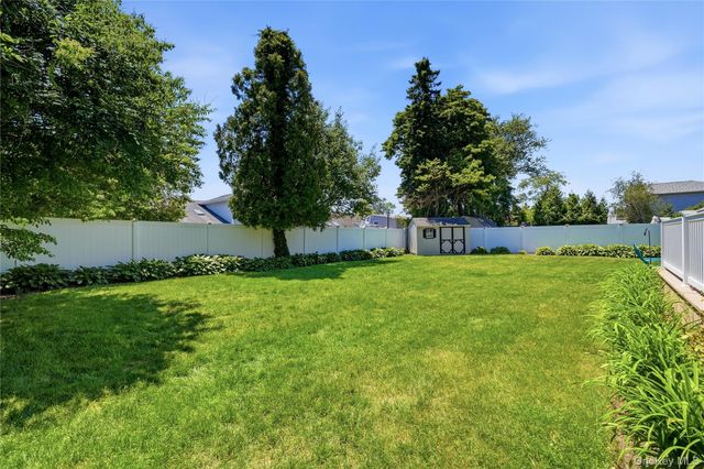 634 Morrison Street, Babylon, NY 11702