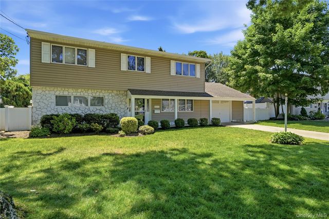 634 Morrison Street, Babylon, NY 11702
