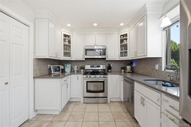 634 Morrison Street, Babylon, NY 11702