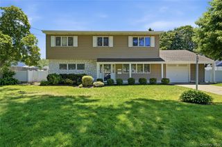 634 Morrison Street, Babylon, NY 11702
